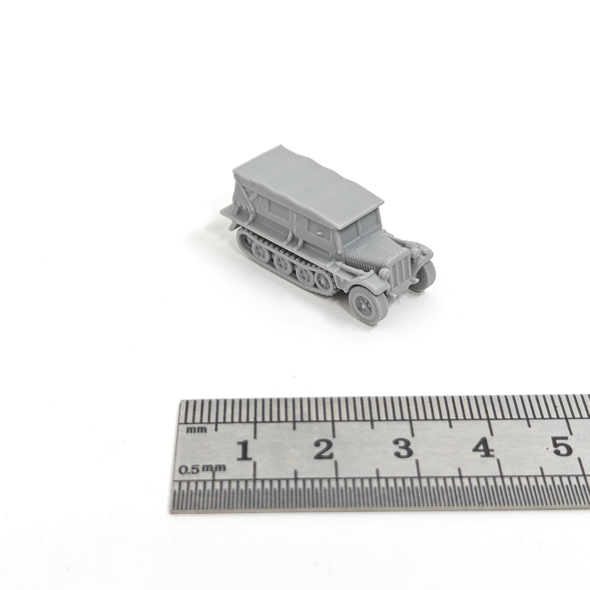 1/144 Scale Sd.Kfz.10 Gepanzerte(tow closed) Model kits