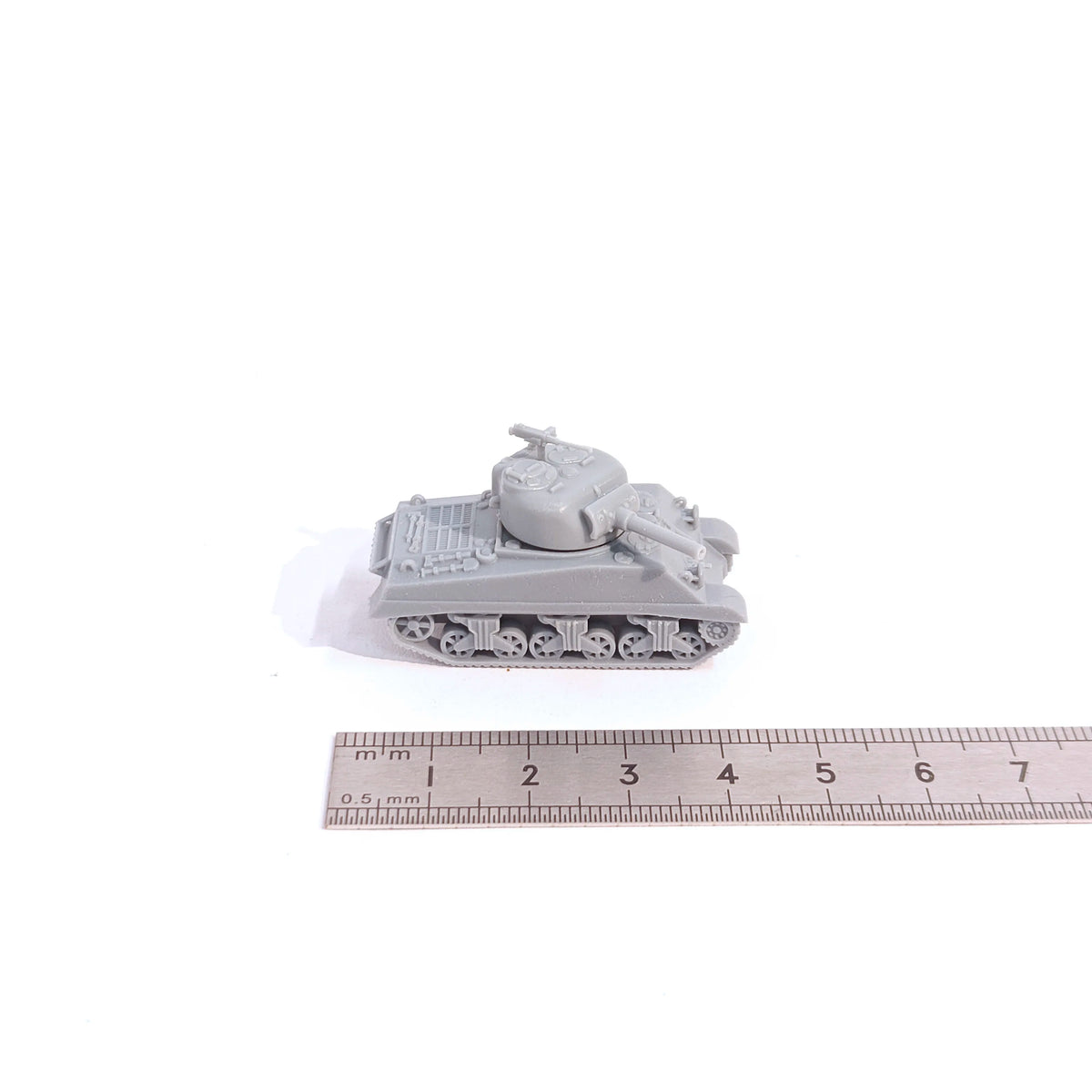 1/144 Scale M4 105mm sherman tank Unpainted Miniatures Reisn Model Kits