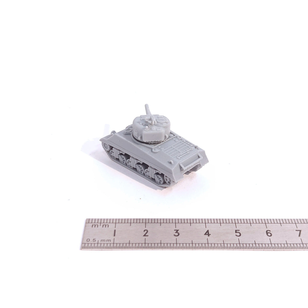 1/144 Scale M4 105mm sherman tank Unpainted Miniatures Reisn Model Kits
