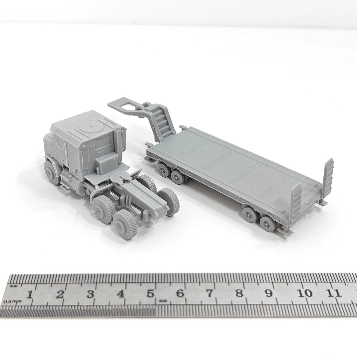 1/144 Scale Oshkosh M1070 Global 6X6 HET Model kits