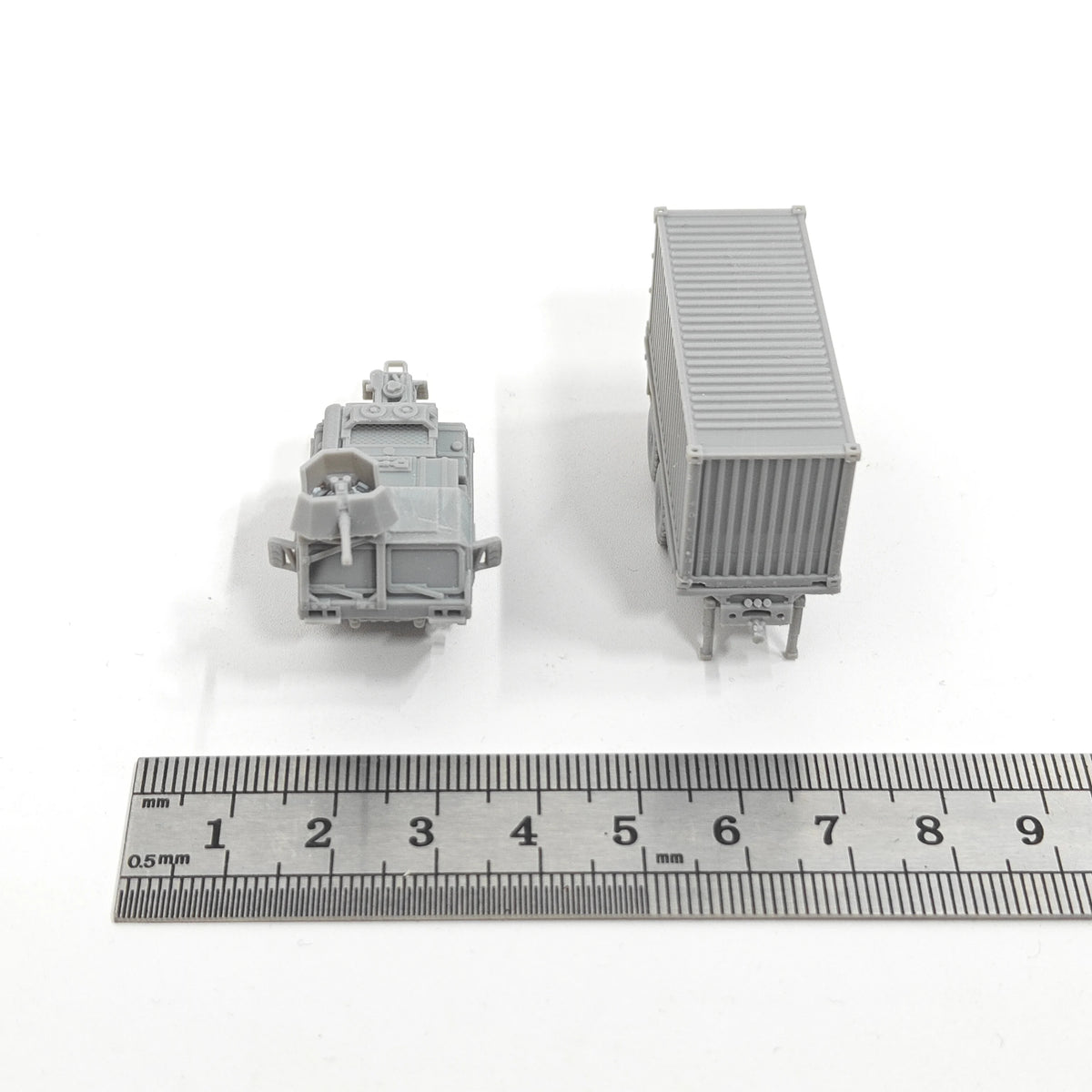 1/144 Scale M977 Heavy Expanded Mobility Tactical Truck Model kits