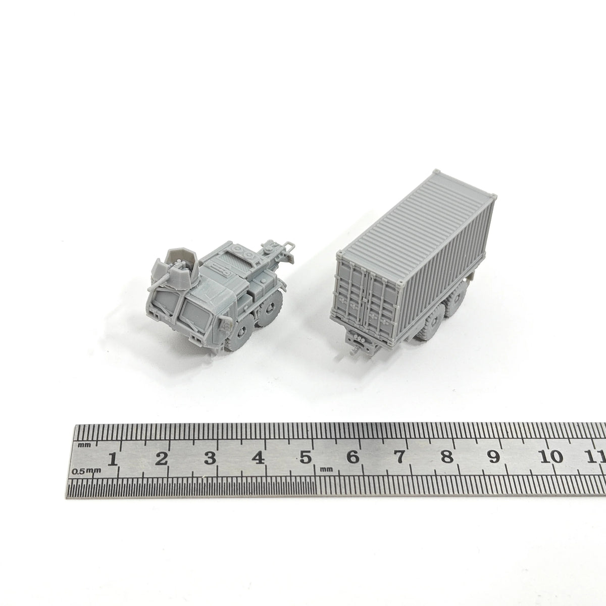 1/144 Scale M977 Heavy Expanded Mobility Tactical Truck Model kits