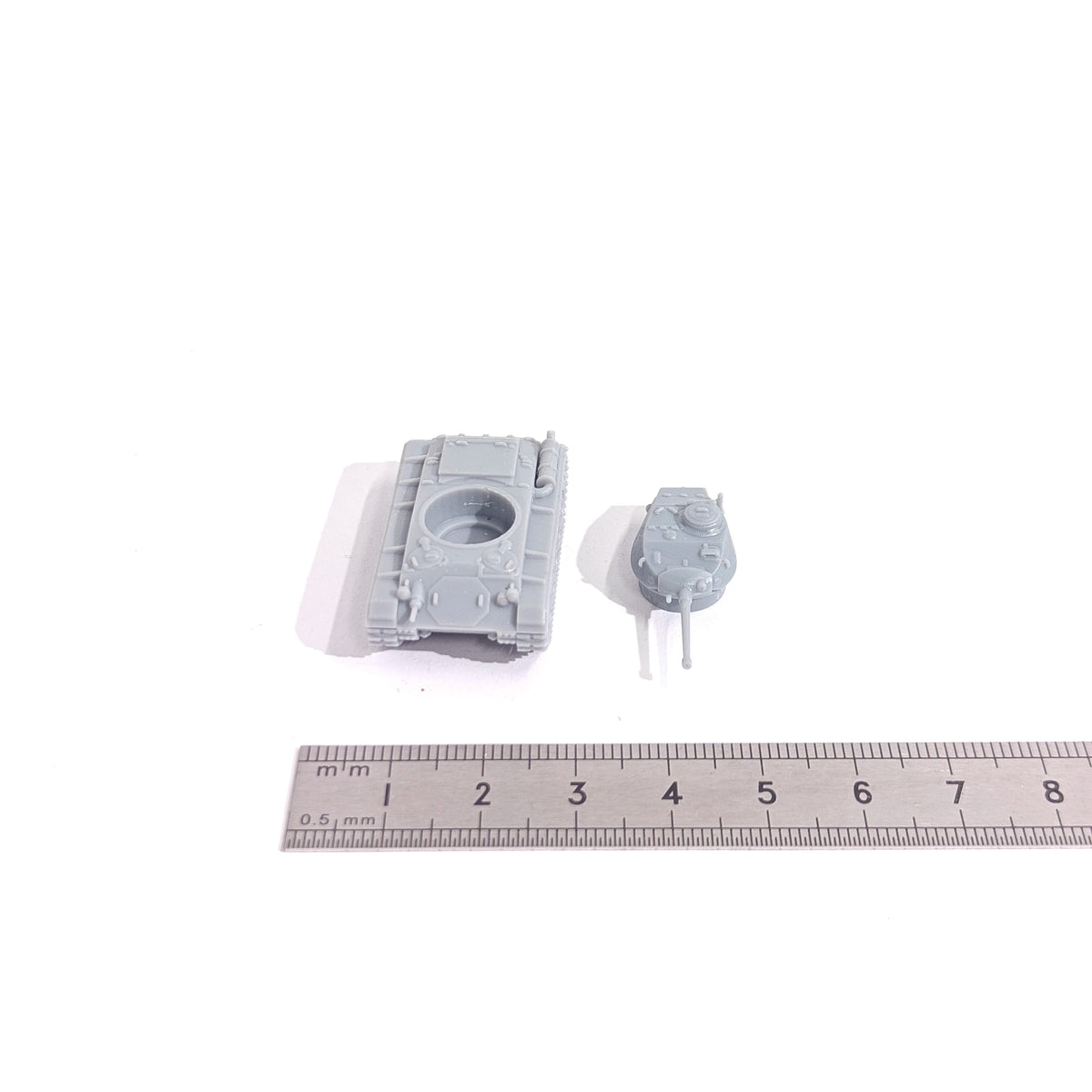 1/144 Scale M24 Chaffee Light Tank Unpainted Miniatures Reisn Model Kits